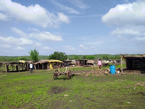 किनवट तालुक्यतील हाच तो आदिवासी पाडा विजेविना