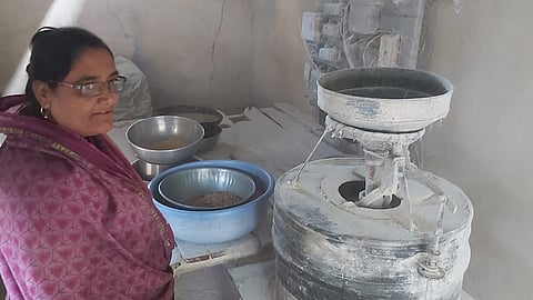 कोरोनाने पती गमाविलेल्या "ती"च्या जिद्दीला सलाम..!