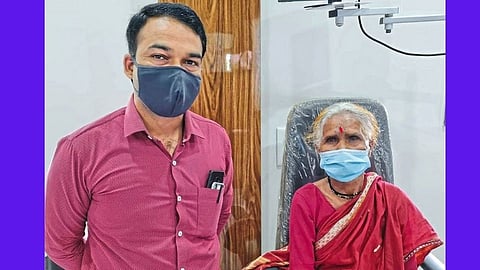 senior citizen got eyes