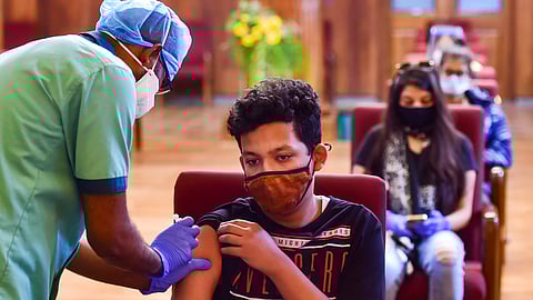 चिंता संपली! वर्षाअखेरीस आणखी सहा लसी होणार उपलब्ध