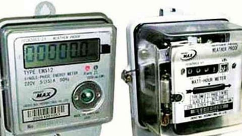 वीजजोड तोडल्याने डॉक्टरकडून साहय्यक अभियंत्याला लाथाबुक्क्यांनी मारहाण