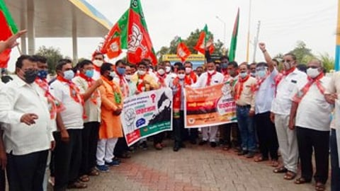 ओबीसी आरक्षणावरुन भाजप-काँग्रेस आमने सामने