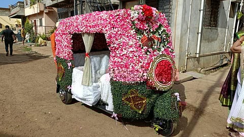 Video - लाडक्या ताईच्या पाठवणीसाठी भावांची भन्नाट 'आयडिया'