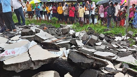 पोल्ट्रीची भिंत कोसळल्याने नांगनूरचे 3 जण जागीच ठार; गडहिंग्लजमधील घटना