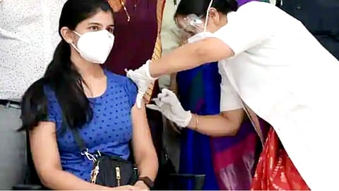 परदेशी जाणाऱ्यांच्या लसीकरणाबद्दल झाला मोठा निर्णय