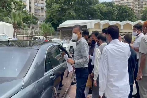 मुख्यमंत्री ठाकरे आणि भाजपा नेत्यांमध्ये दिसली अनोखी 'दोस्ती'