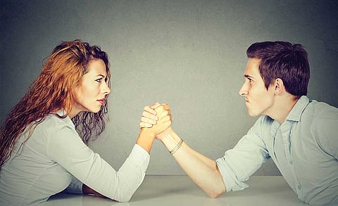 तुमचा पार्टनर कुटुंबाला पसंत करतो की नाही? असे ओळखा