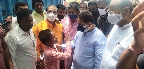 मी बुलडोझर खाली झोपलो असतो; राऊत