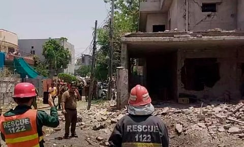 पाकिस्तान - दहशतवादी हाफीज सईदच्या घराबाहेर स्फोट; 12 जखमी