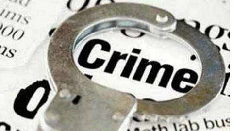 थरार! ‘ती’ चिरलेल्या गळ्यासह दुचाकीवर बसून गेली रुग्णालयात