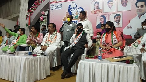 प्रदेशाध्यक्षांच्या समोरच राष्ट्रवादीतील गटबाजी चव्हाट्यावर