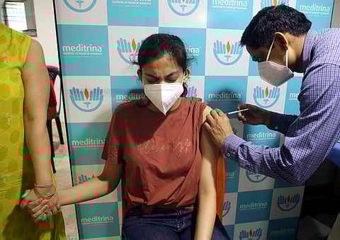 क्लिनिकल ट्रायल अंतर्गत लहान मुलांना मिळाला लसीचा पहिला डोज
