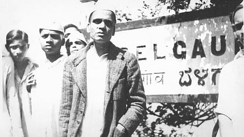 त्रिचनापल्ली तुरुंगातून सुटका झाल्यानंतर बेळगाव रेल्वे स्टेशनवरील एक क्षण...