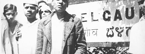 त्रिचनापल्ली तुरुंगातून सुटका झाल्यानंतर बेळगाव रेल्वे स्टेशनवरील एक क्षण...