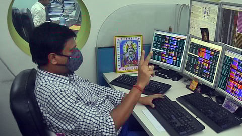 राकेश झुनझुनवाला : दिग्गज गुंतवणूकदारांनी कोणत्या समभागांमध्ये केली खरेदी?