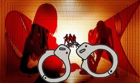 अकोल्यात कुंटणखान्यावर छापा; महिन्याभरात दुसरी कारवाई