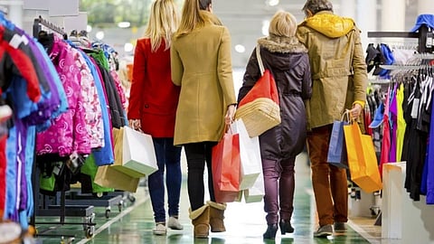 मान्सून सेलमध्ये शॉपिंग करताय? मग 'ही' काळजी घ्या