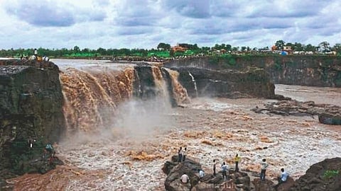मतदानाच्या वेळी थापा आणि त्यानंतर ‘लाॅंग टर्म’ बेपत्ता