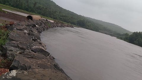 रत्नागिरील धूपप्रतिबंधक बंधाऱ्यांच्या प्रस्तावांना मंजुरी