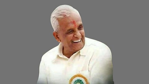 पितृतुल्य व्यक्तिमत्त्व आबा....