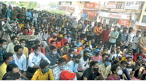 Descriptive examination system should be implemented from 2025 onwards MPSC Student Protest