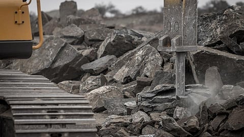 खडी, क्रशसॅण्ड, डबरचे दर वाढले २५ ते ३० टक्क्यांनी