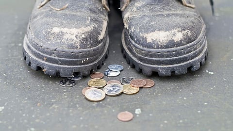 गरीबीमुळे भीक मागणाऱ्यांना रोखू शकत नाही; सुप्रीम कोर्टाचं ठाम म्हणणं