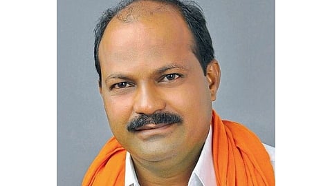 थक्क करणारा प्रवास! ८० रुपये ते दोन कोटींचा मालक व चार उद्योग