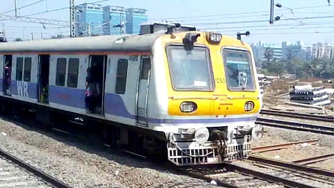 मध्य रेल्वेच्या तिमाही कामगिरीचा महाव्यवस्थापकांकडून आढावा