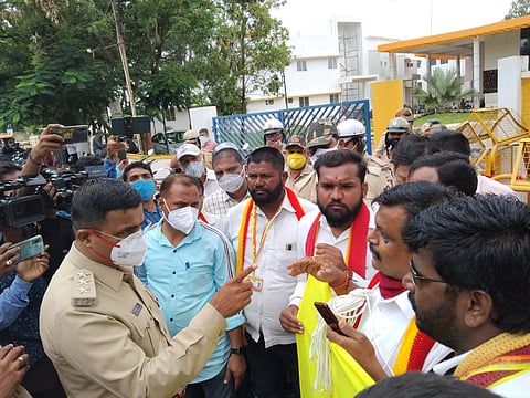 पुन्हा लाल-पिवळा लावण्याचा प्रयत्न; बेळगावात 12 जणांना अटक