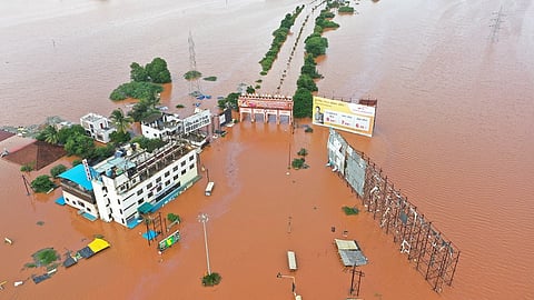 महापूर शिकवतोय; शिकणार कोण?