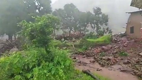 रायगड: दरड कोसळलेल्या तळई गावातील दृश्ये