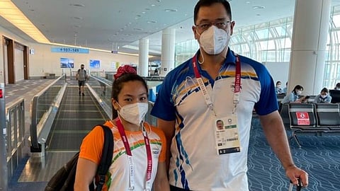 VIDEO: मीराबाई चानू परतली मायदेशी; असं झालं दिल्ली एअरपोर्टवर स्वागत