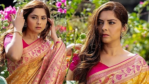 actress sonalee kulkarni latest photoshoot wearing saree