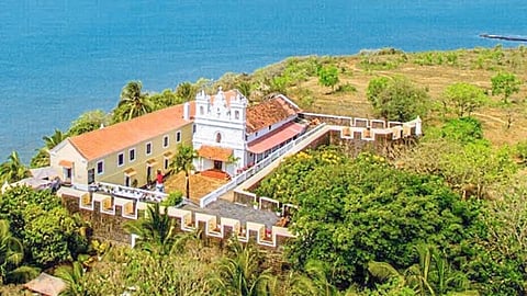 सिंधुदुर्गच्या पाऊलखुणा! संस्थानच्या सरदारांमध्येच जुंपली लढाई