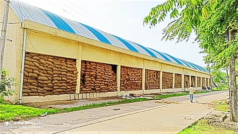 शासनाच्या उदासीनतेचा शेतकऱ्यांना फटका; धान पट्ट्यातच नाहीत उद्योग