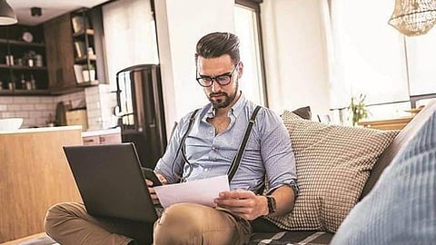 वर्क फ्रॉम होम करताय? या छोट्या छोट्या गोष्टींकडे द्या लक्ष