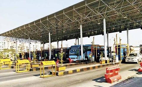 PWD च्या टोल नाक्यांवर FASTAG चं भिजत घोंगडं