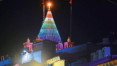 शिर्डीत साईभक्तांविना गुरुपौर्णिमा उत्सवास प्रारंभ