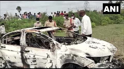 धक्कादायक! भाजप नेत्याला गाडीच्या डिग्गीमध्ये जिवंत जाळलं