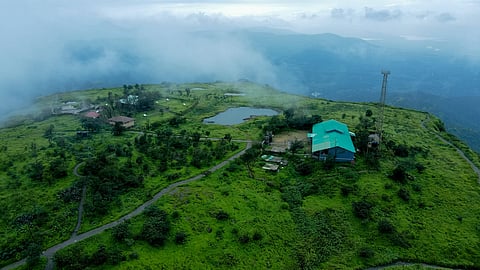 निसर्गरम्य सिंहगडावर वसलंय नवं रिसोर्ट; पाहा फोटो