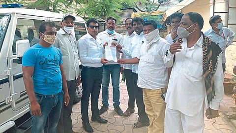 "विठ्ठल, चंद्रभागा कारखान्याची मालमत्ता जप्त करा; अन्यथा आंदोलन !'