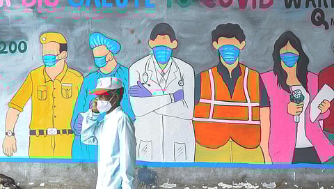 देशात कोरोनाच्या नव्या रुग्णसंख्येत किंचित घट