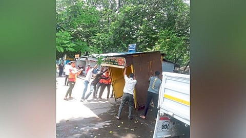 वाकडेवाडीत अतिक्रमणांवर महापालिकेकडून हातोडा