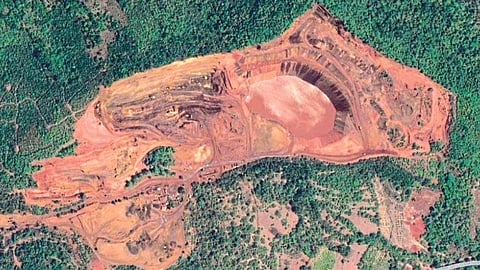 कोकणात डोंगर का खचतात? सह्याद्री रांगांमधील जगणं बनतय भीतीदायक