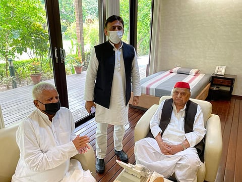 लालू प्रसाद यादव पुन्हा मैदानात; मुलायम सिंह यादवांची घेतली भेट