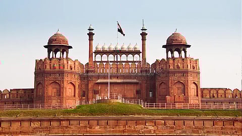 लाल किल्ला, ताजमहाल, वैष्णोदेवी, वाघा बॉर्डरला द्या भेटी