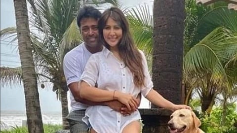 'अजून किती बॉयफ्रेंड करशील'? किम शर्मा ट्रोल