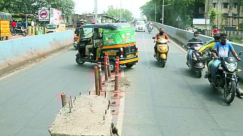 बेशिस्त पुणेकर : नियम धाब्यावर ठेवून वाहतूक सूरू