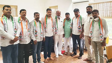 including bjp Prakash dhokarikar four people from Karjat joined the ncp